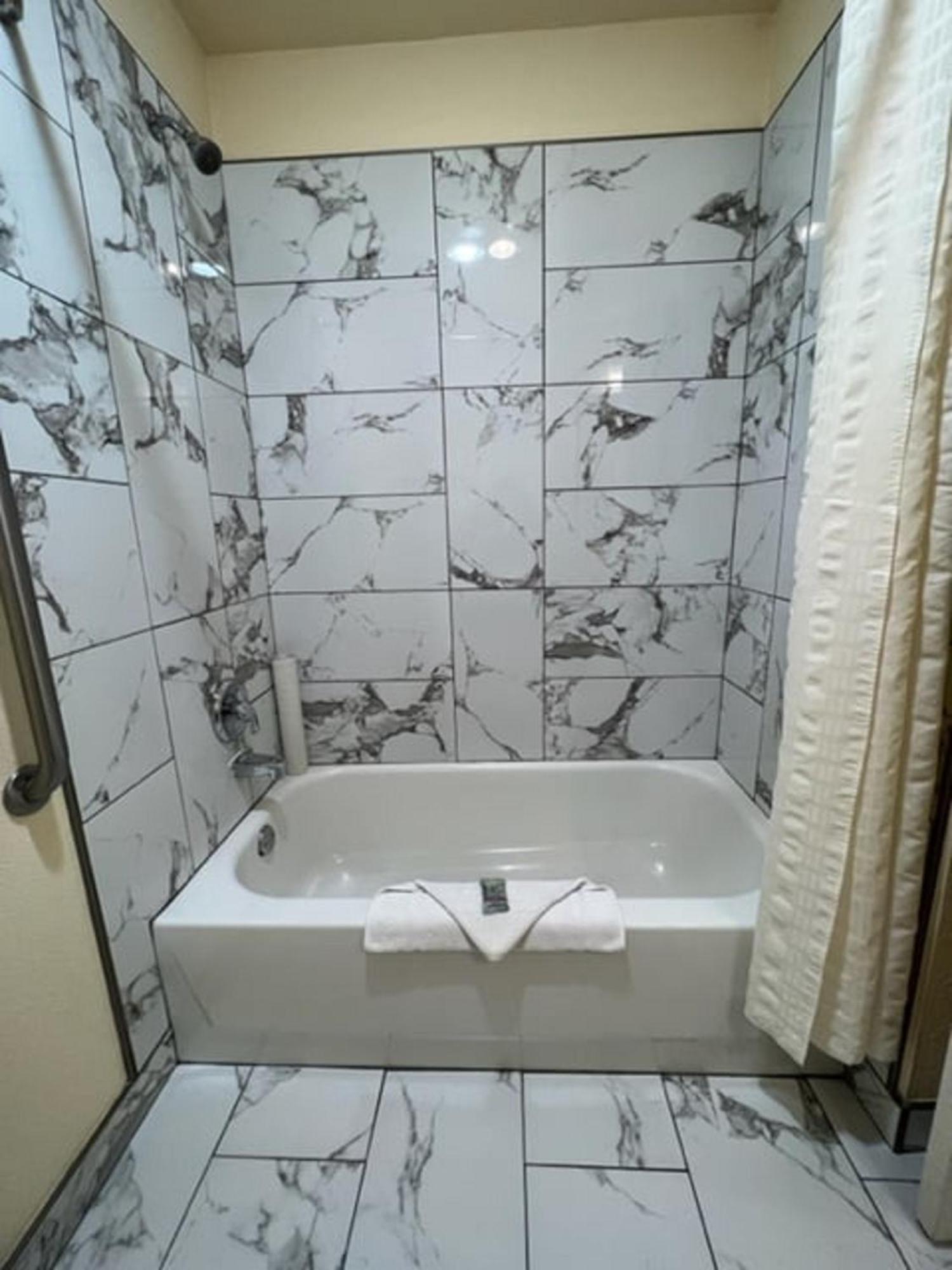 Lighthouse Suites Inn Ocean Shores Ngoại thất bức ảnh